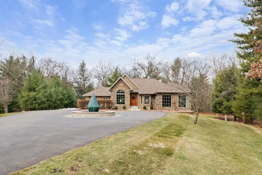 S2051 Park Lane Circle, Reedsburg, WI 53959 - #2