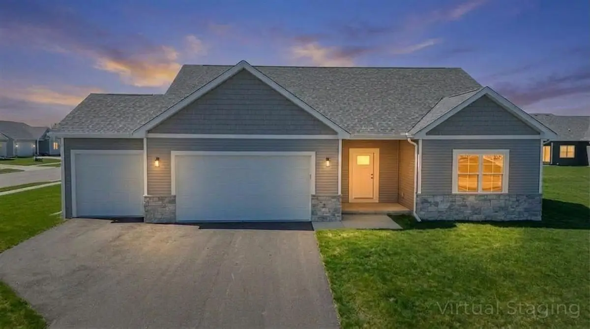 3810 N Woodbury Lane, Janesville, WI 53545 - #1