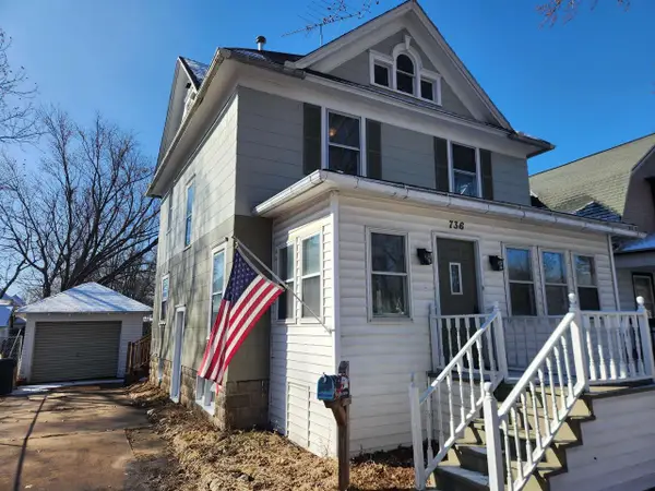 736 E Main Street, Reedsburg, WI 53959