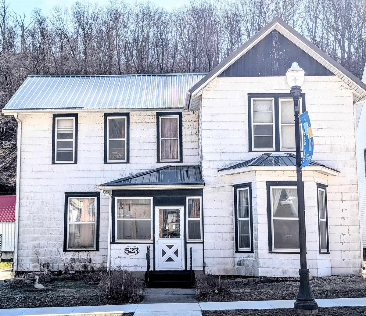 523 Main Street, McGregor, IA 52157 - #1