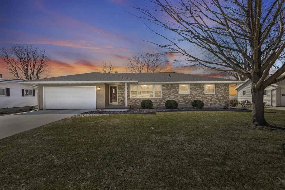 226 Curtis Street, Arlington, WI 53911 - #1