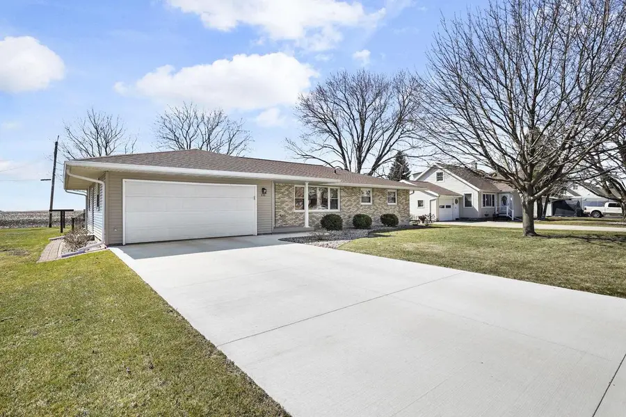 226 Curtis Street, Arlington, WI 53911 - #2