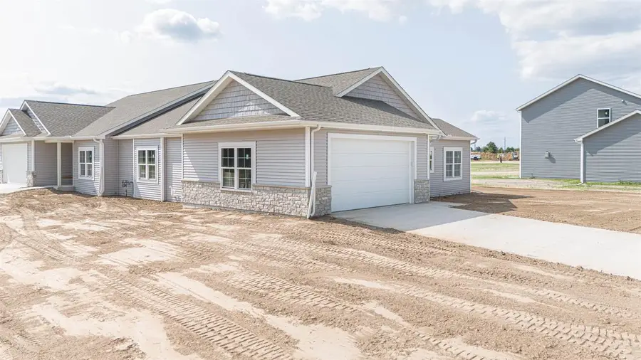 3801 N Woodbury Lane, Janesville, WI 53545 - #3