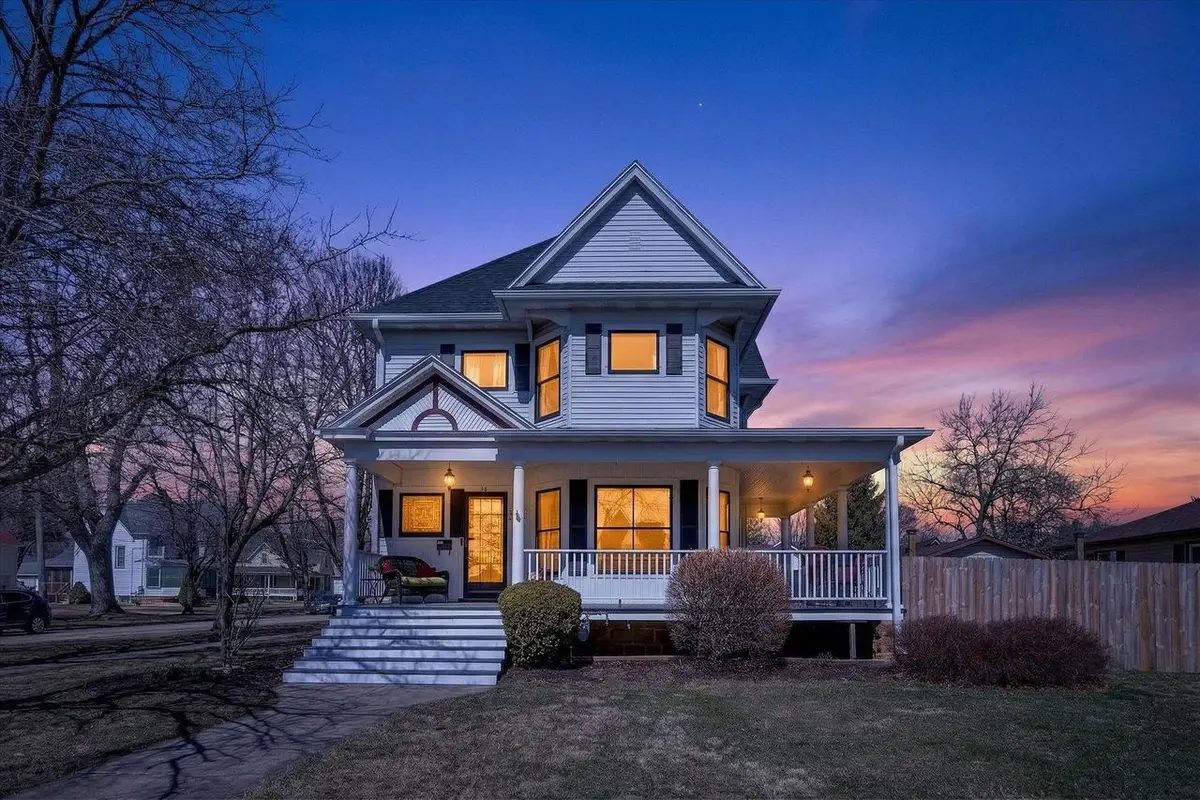 410 Washington Street, Edgerton, WI 53534 - #1