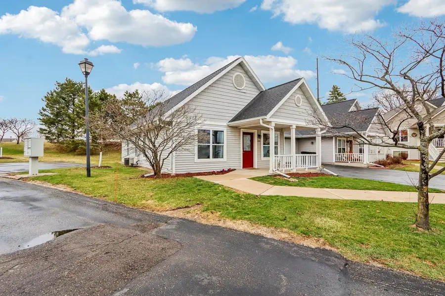 219 Larkspur Court, Sun Prairie, WI 53590 - #2