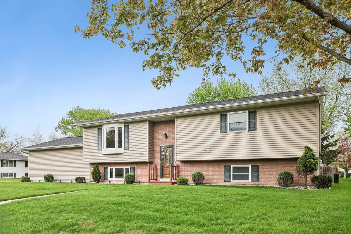 1501 Locust Lane, Prairie Du Sac, WI 53578 - #1