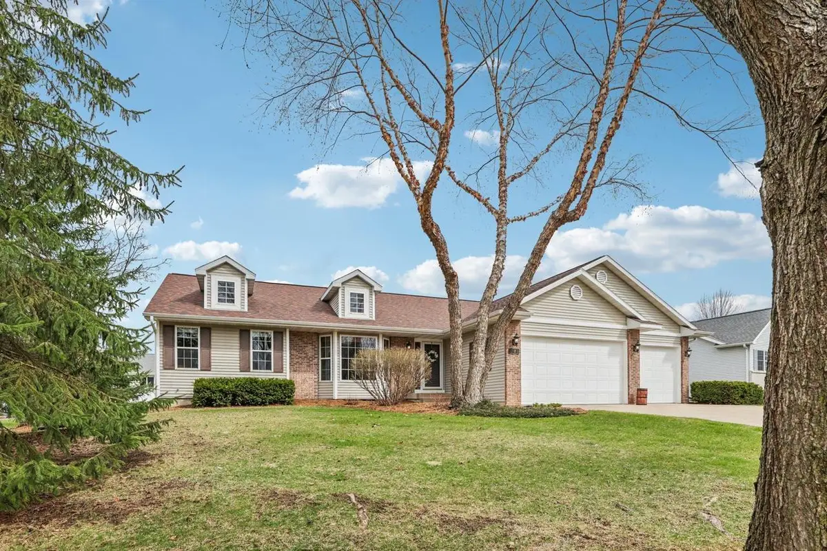 2188 Essex Drive, Sun Prairie, WI 53590 - #1