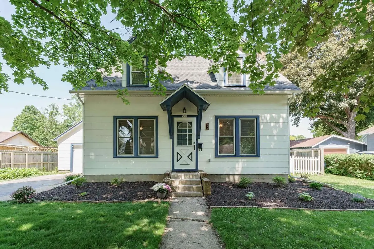 834 S Birdsey Street, Columbus, WI 53925 - #1
