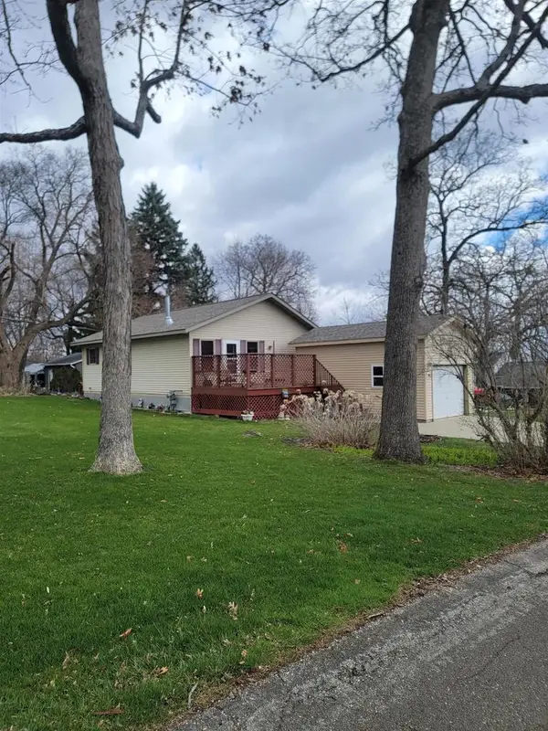 98 Lakeview Avenue, Edgerton, WI 53534