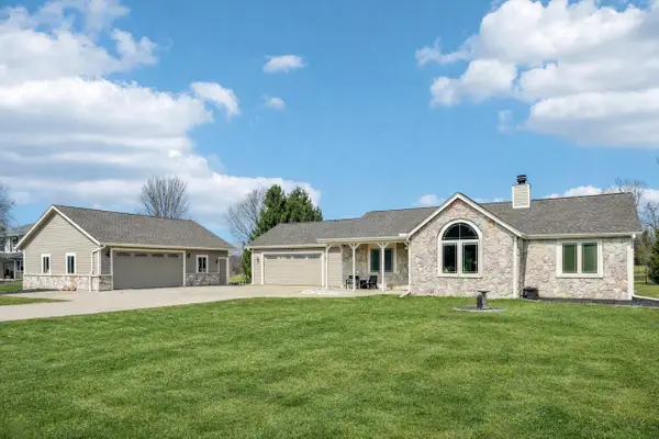 6156 Gwen Lane, Allenton, WI 53002