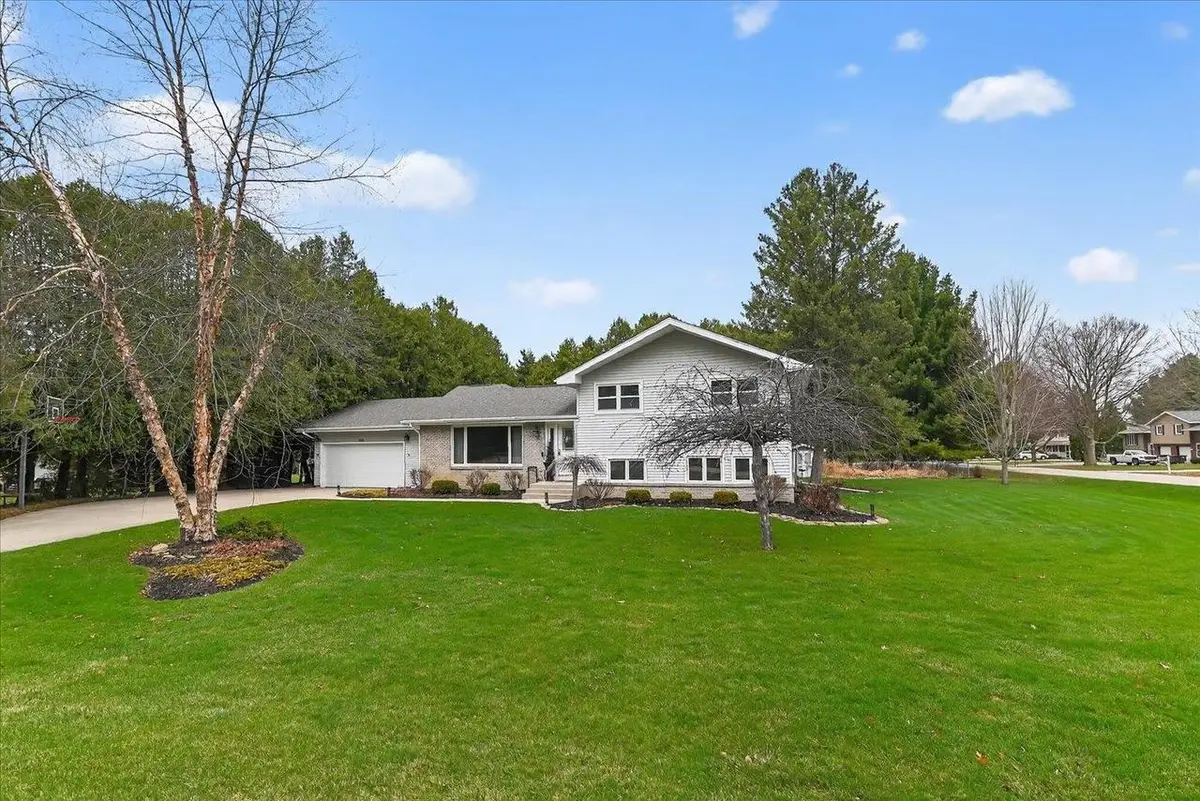5576 Auchter Lane, Waunakee, WI 53597 - #1
