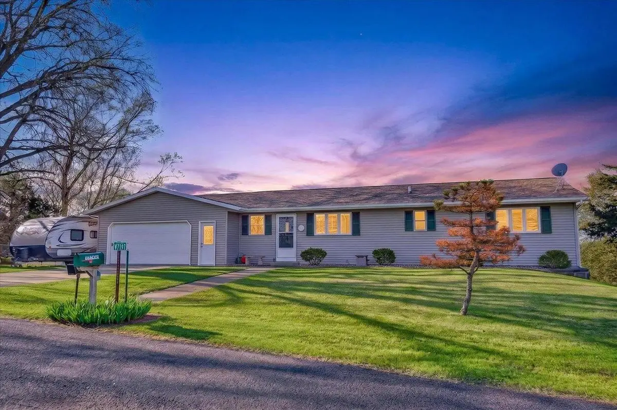 W7797 Summit Drive, Pardeeville, WI 53954 - #1