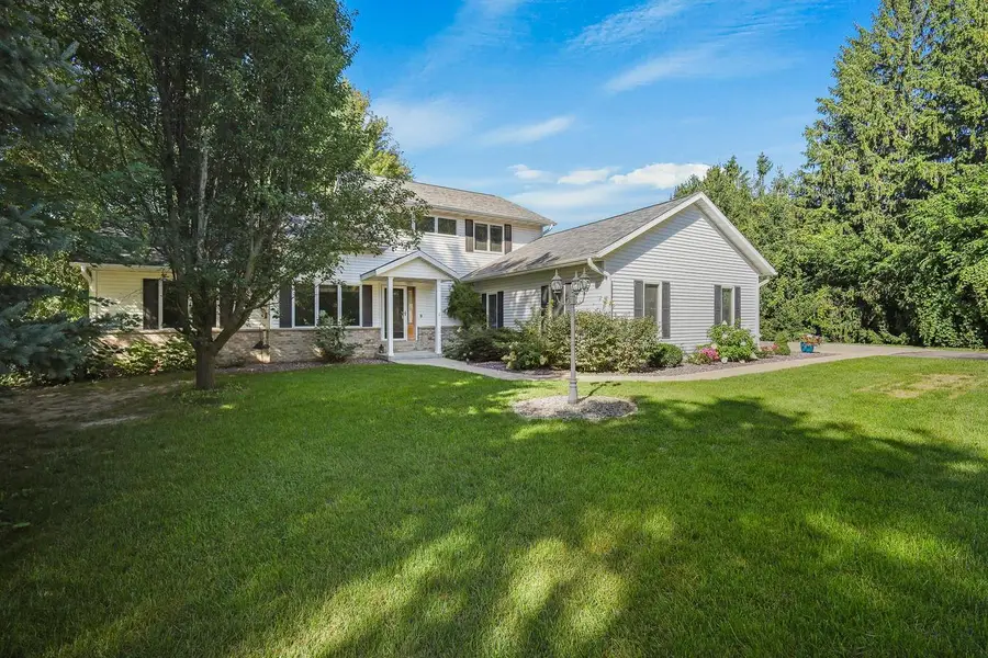 7801 N Robert Drive, Evansville, WI 53536 - #2