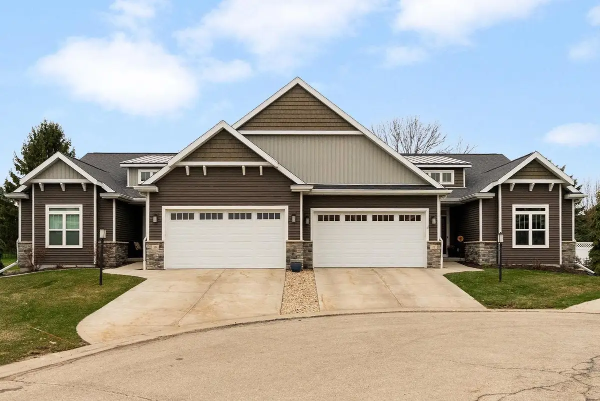 21 Bentley Way, Fitchburg, WI 53711 - #1