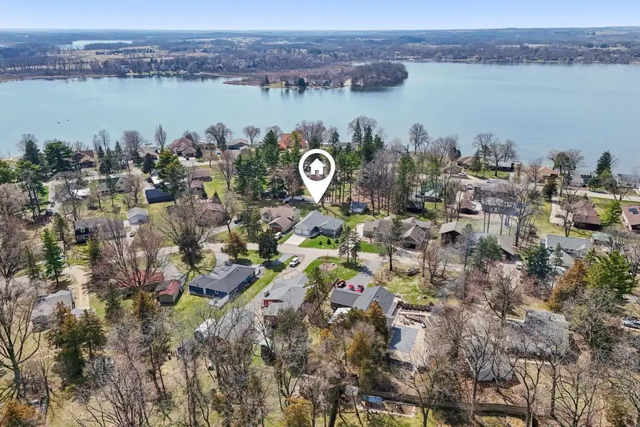 W9063 Lakeview Drive, Cambridge, WI 53523 - #2