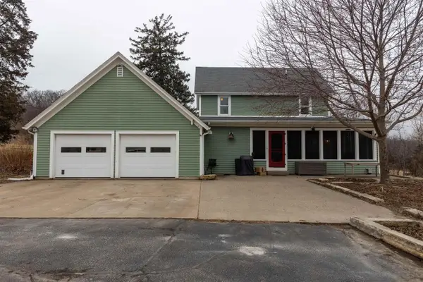 4989 N Ford Road, Scales Mound, IL 61075