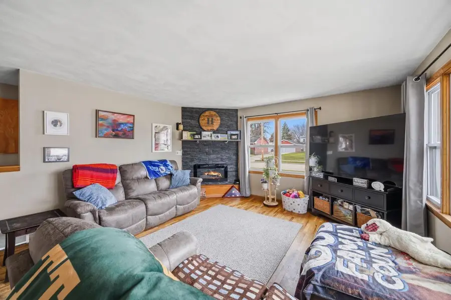 1330 Sycamore Street, Janesville, WI 53545 - #3