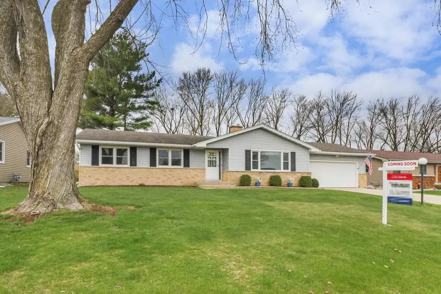 307 Holiday Drive, Waunakee, WI 53597 - #2