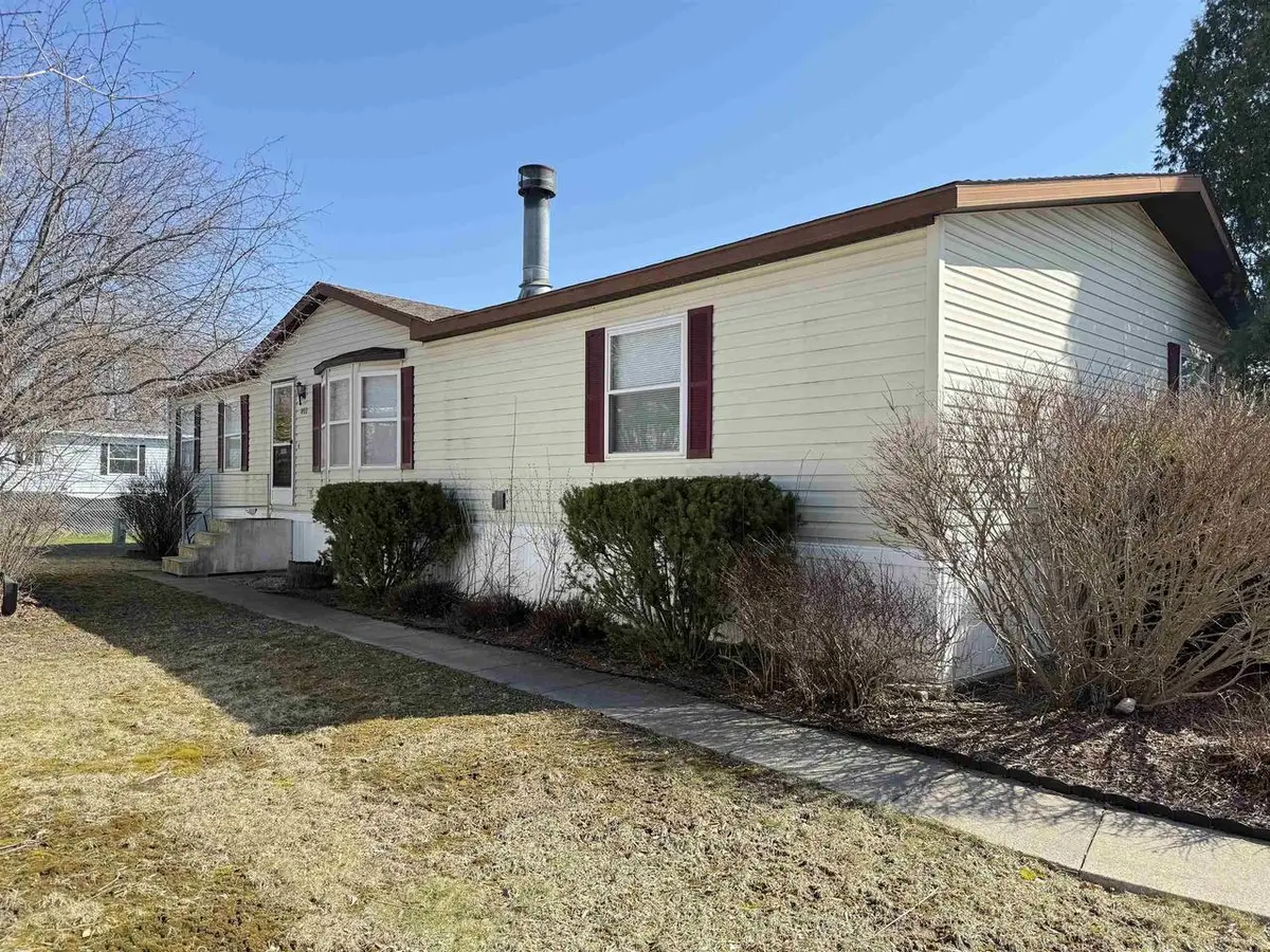 402 Opal Avenue, Lannon, WI 53046 - #1