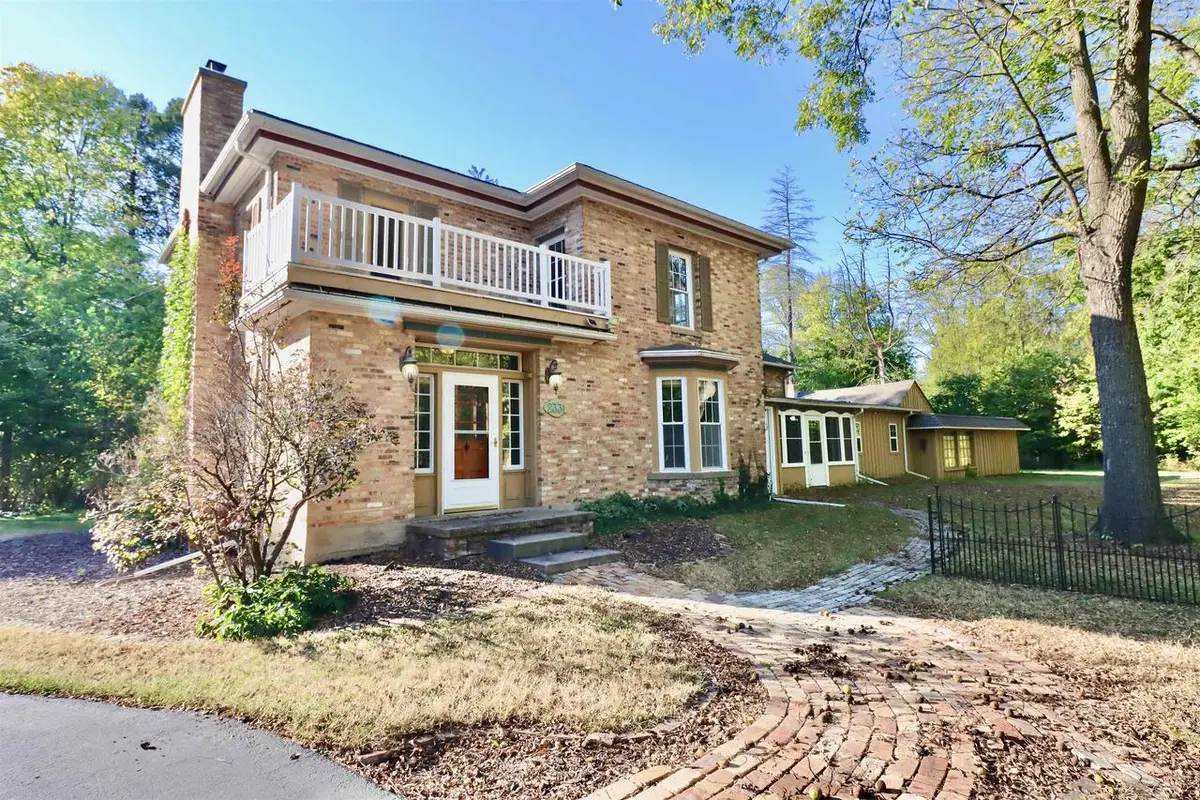 2331 W St Lawrence Avenue, Beloit, WI 53511 - #1