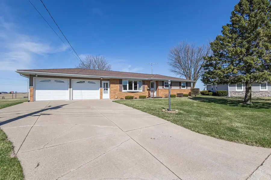 143 Crest View Drive, Potosi, WI 53820 - #2