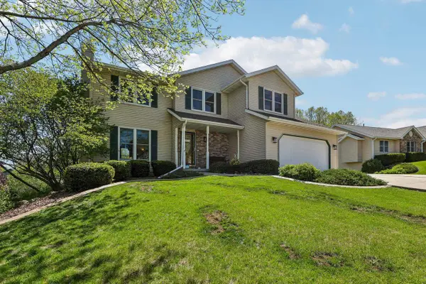 422 Oakwood Drive, Oregon, WI 53575