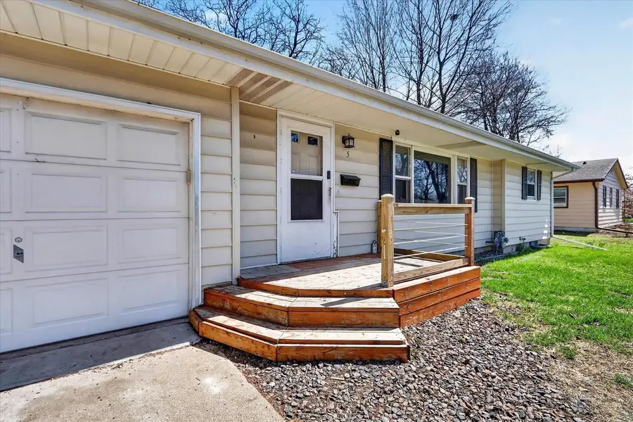 5 S Lexington Drive, Janesville, WI 53545 - #2