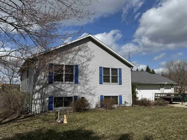 E8032 Lake Virginia Road, Reedsburg, WI 53959