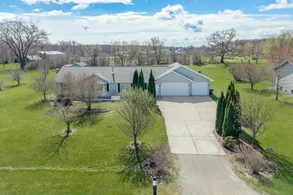 7361 Meadowridge Drive, Pickett, WI 54964