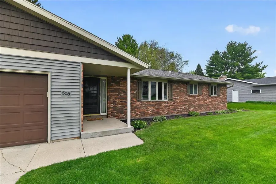 508 Woodvale Drive, Deforest, WI 53532 - #3