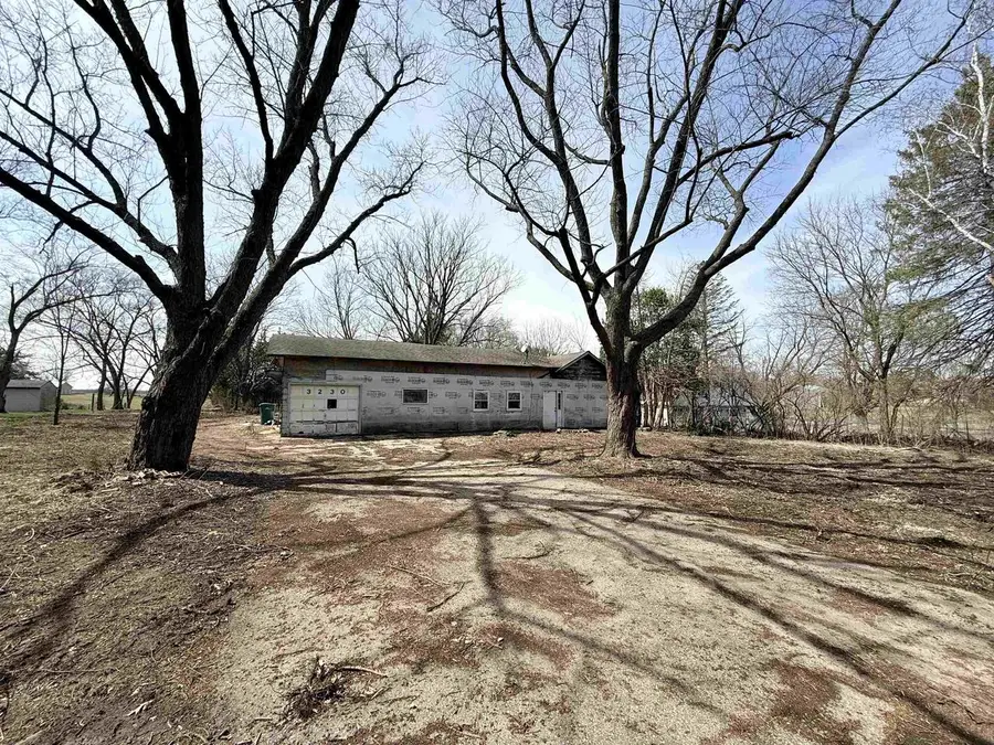 3230 S Oakhill Avenue, Janesville, WI 53546 - #2