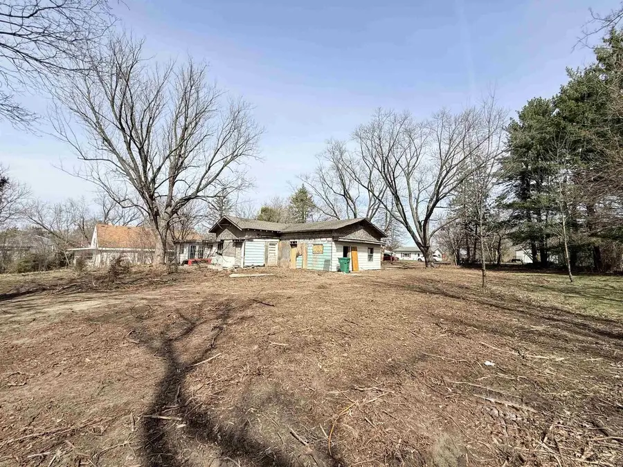 3230 S Oakhill Avenue, Janesville, WI 53546 - #3