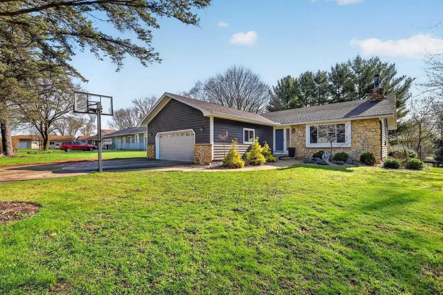 115 West Ridge Circle, Cambridge, WI 53523 - #2