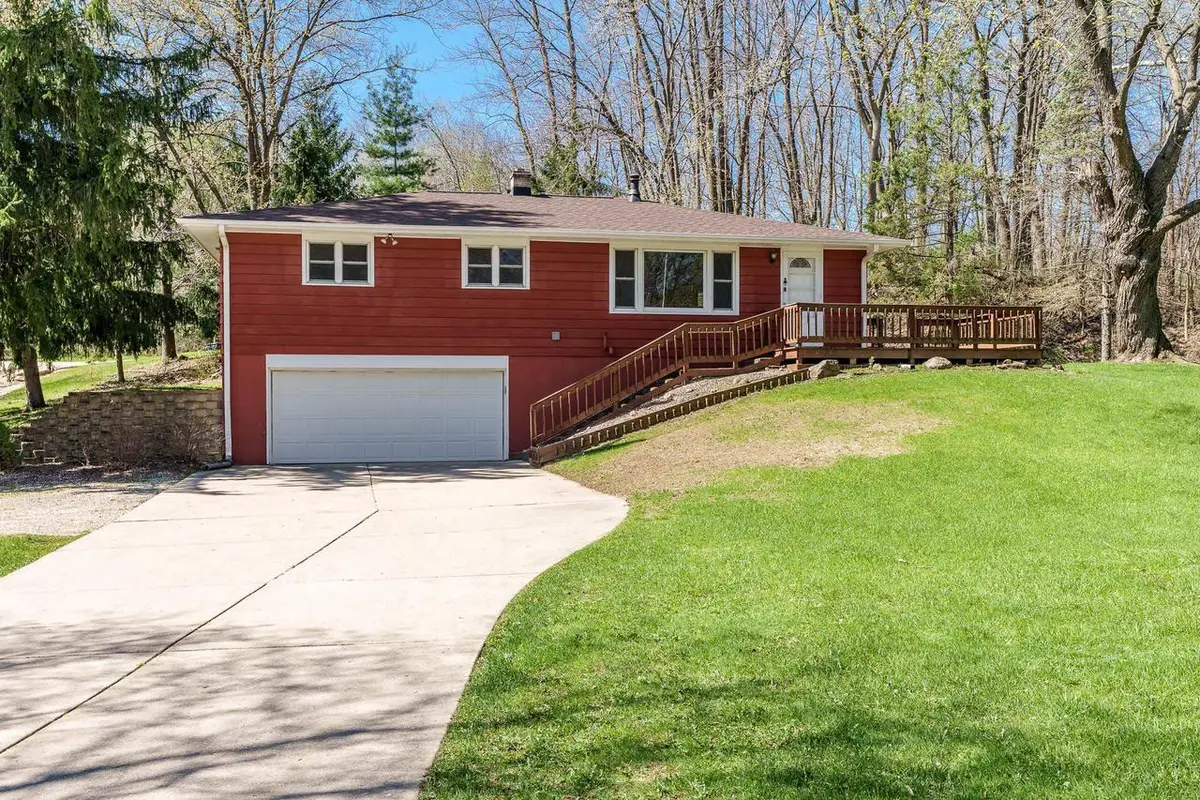 2821 Memorial Drive, Janesville, WI 53548 - #1