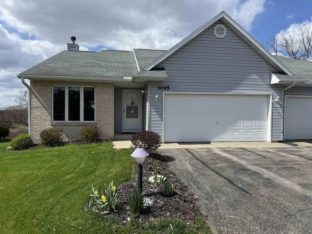 1045 Saddle Ridge, Portage, WI 53901 - #1