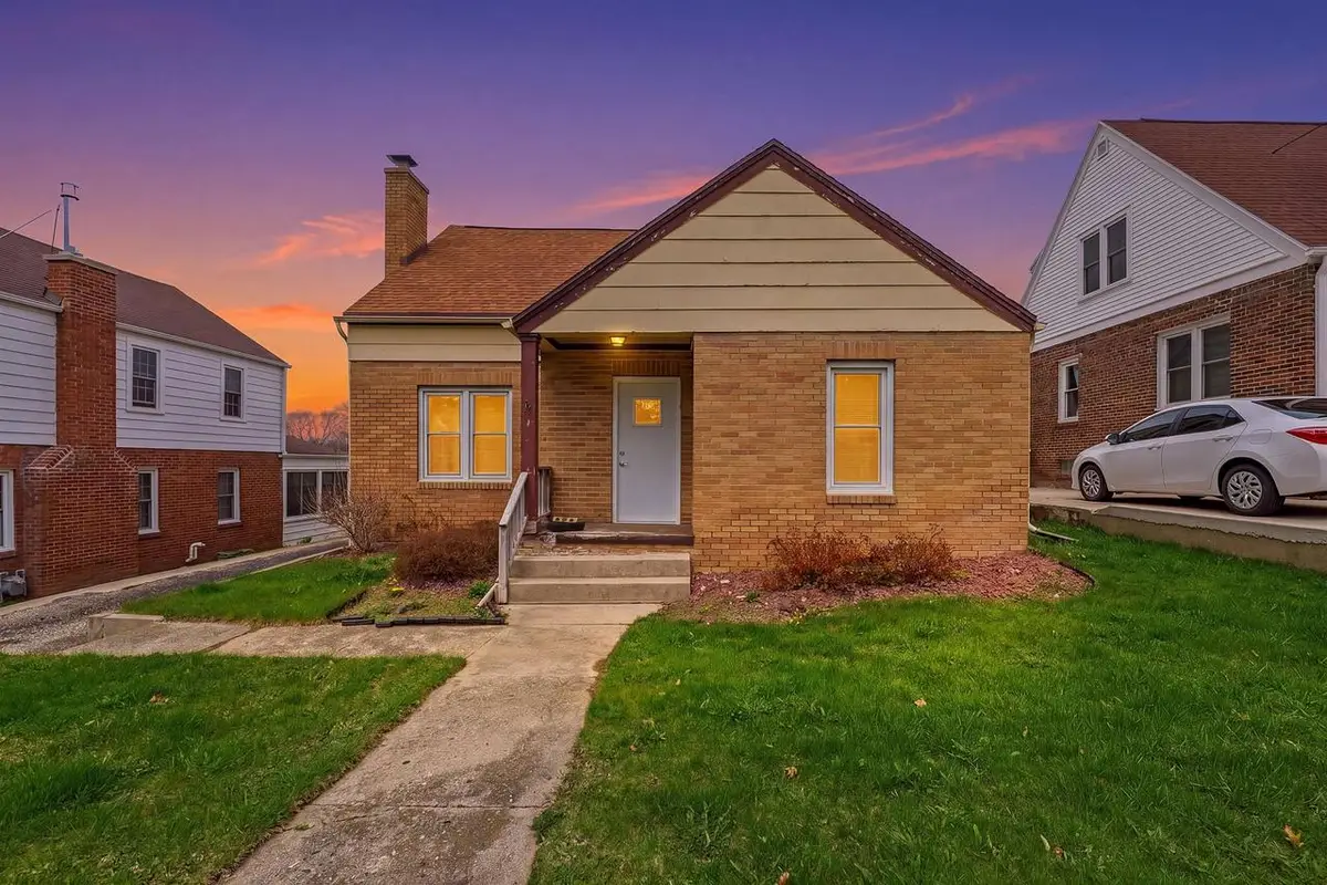 612 Mackie Street, Beaver Dam, WI 53916 - #1