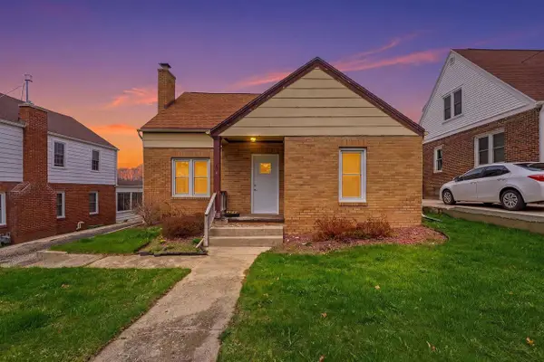 612 W Mackie Street, Beaver Dam, WI 53916