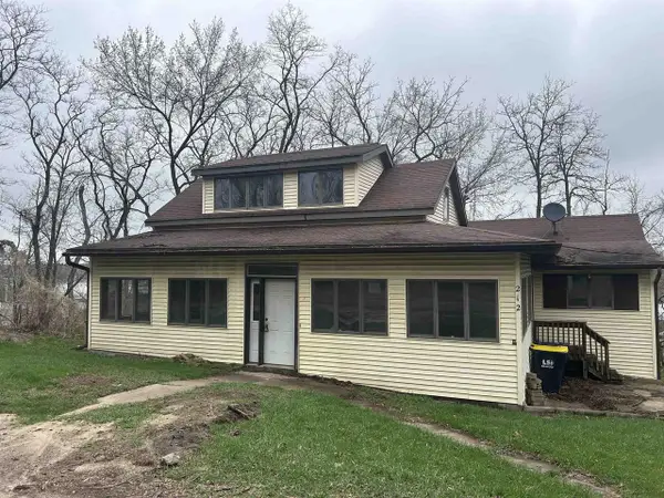 212 Center Avenue, Necedah, WI 54646