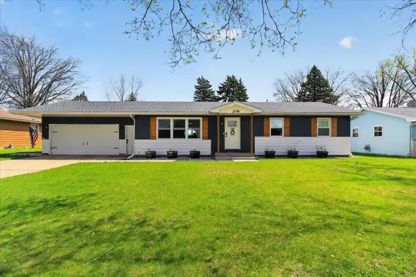 208 N Willard Avenue, Janesville, WI 53548