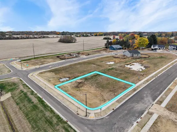 311-319 Wild Rose Way, Stoughton, WI 53589