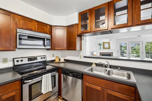 6 Captains Court #2, Madison, WI 53719