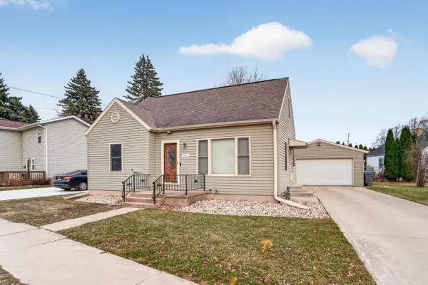 1211 River Drive, Watertown, WI 53094