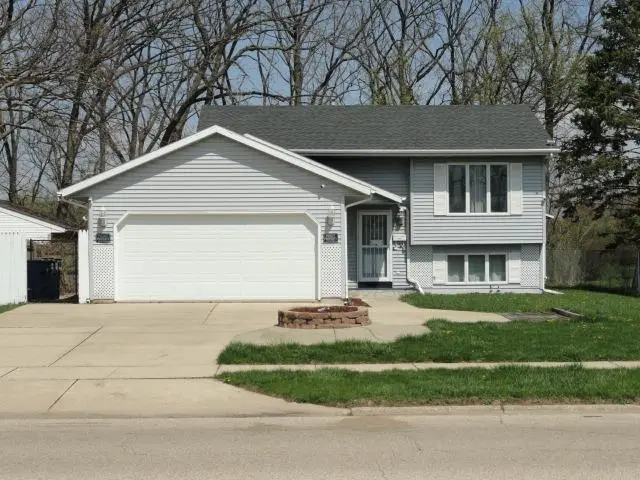 468 W Delavan Dr, Janesville, WI 53546 - #1
