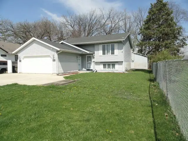 468 W Delavan Dr, Janesville, WI 53546 - #2