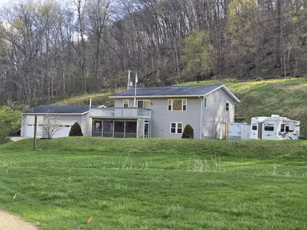 4811 Lynn Hollow Lane, Potosi, WI 53820