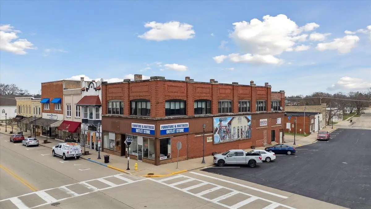 1040 1st Center Avenue, Brodhead, WI 53520 - #1