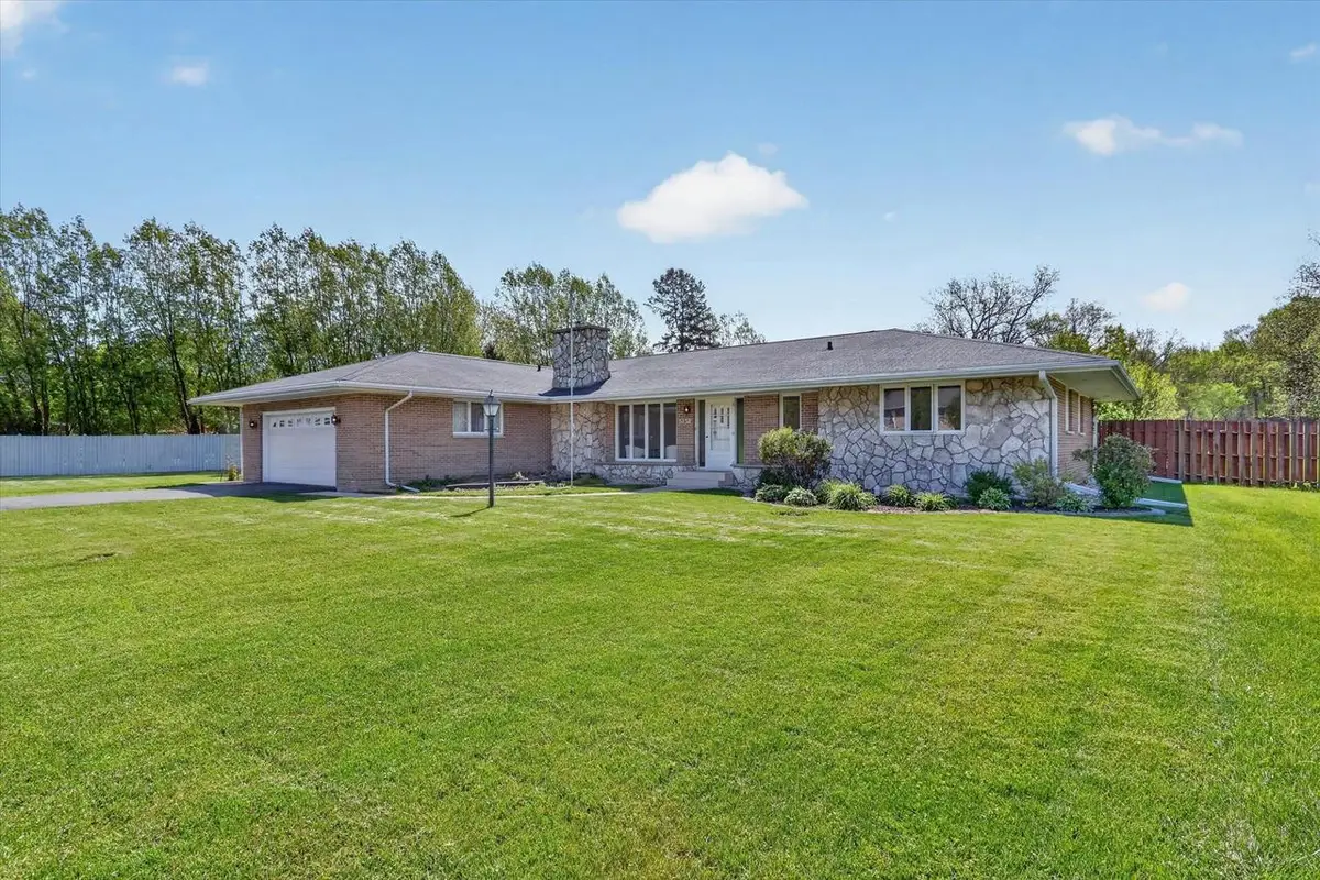 5138 County Road S, Beloit, WI 53511 - #1