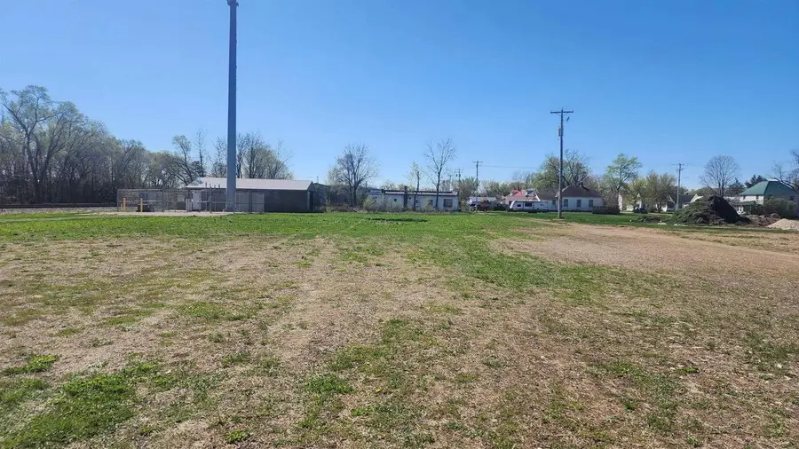 314 E Pine Street, Prairie Du Chien, WI 53581 - #3