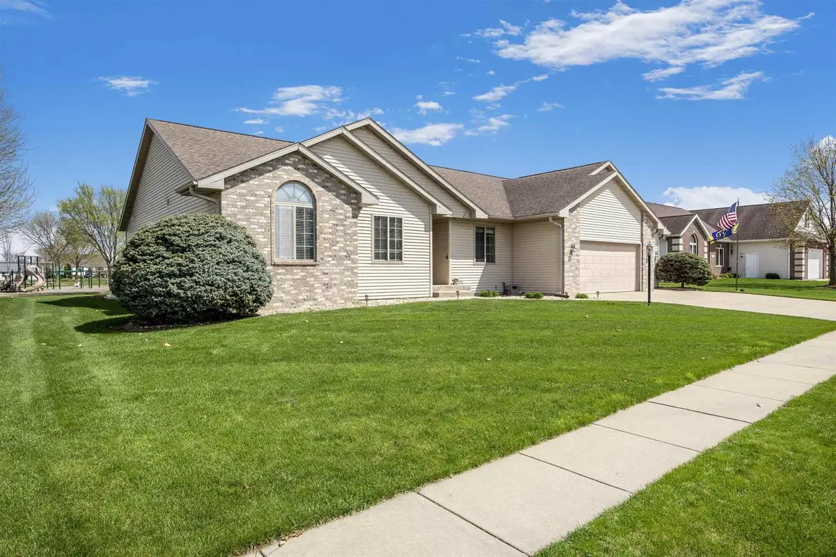 2012 Cherokee Drive, Prairie Du Sac, WI 53578 - #1