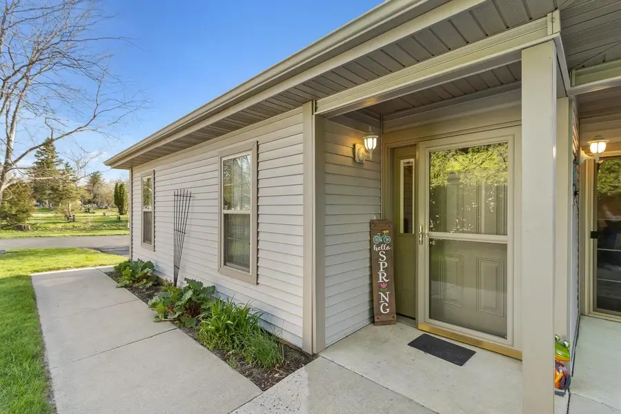404 Henry Drive #4, Portage, WI 53901 - #3